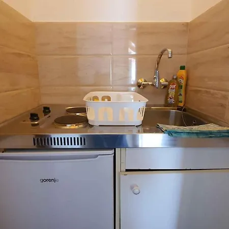 Apartment 3 *