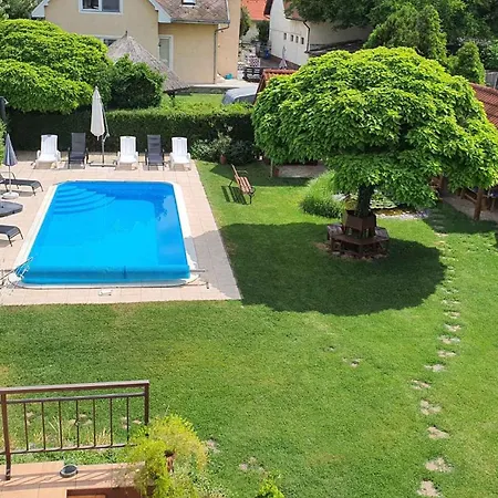 Apartment 3 *
