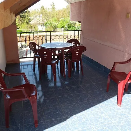 Apartment 3 *